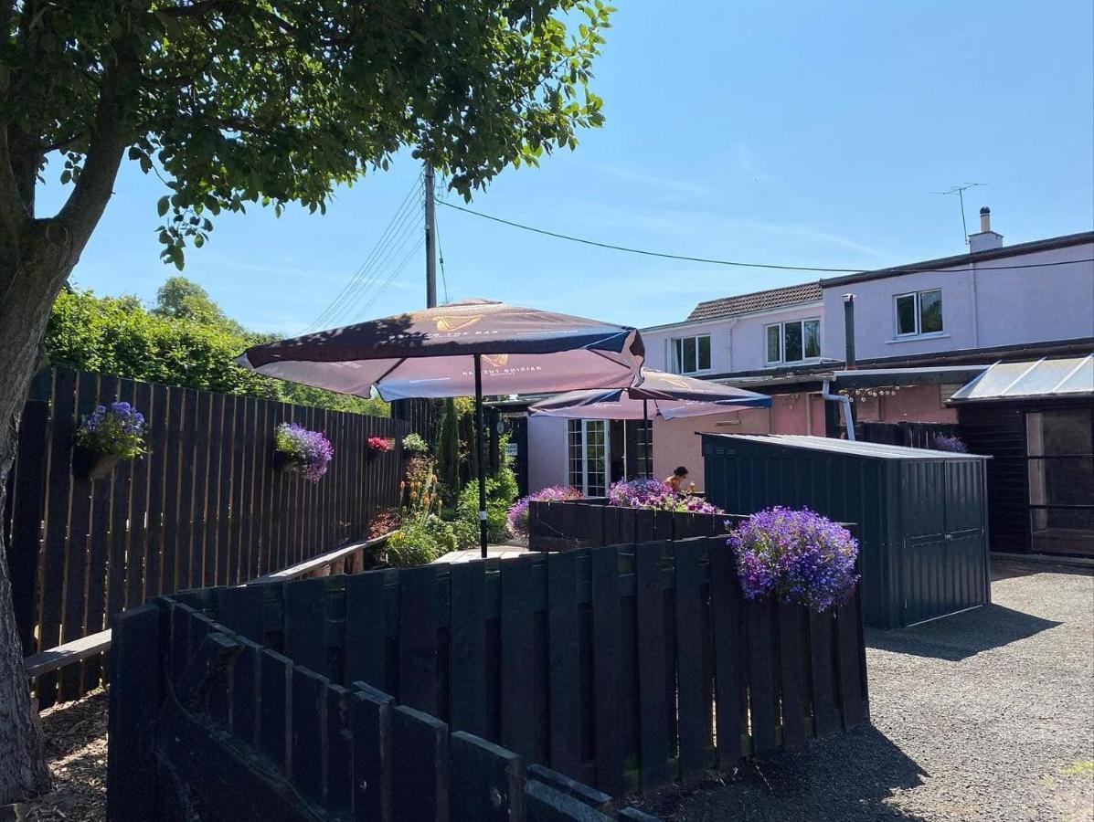 Horse And Hound Country Inn Bonchester Bridge المظهر الخارجي الصورة